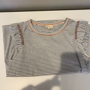 Super cute ruffle sleeve top!